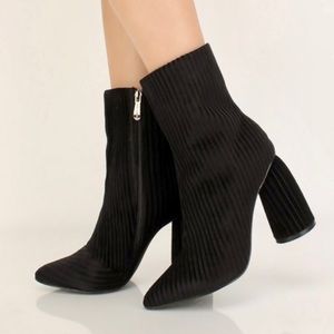 Black Ribbed Boots